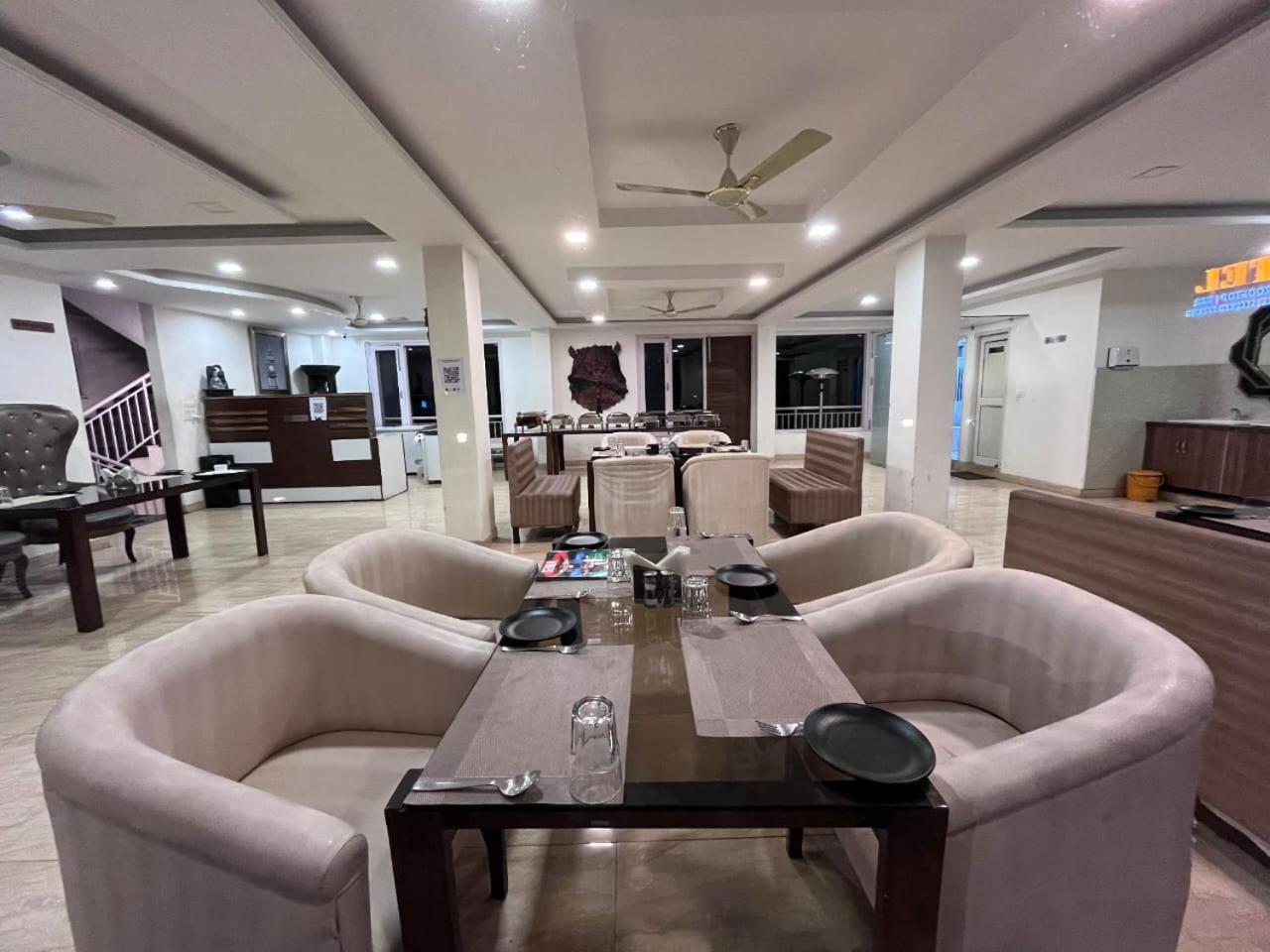 Hotel Tribe View - Away From City Hustle !! Top Rated & Most Awarded Property !! A Peaceful Stay Kasauli Exterior foto